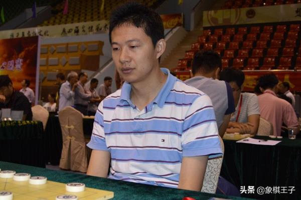 象棋大师急进中兵对局（象棋大师急进中兵的奥秘，究竟谁能更胜一筹）.