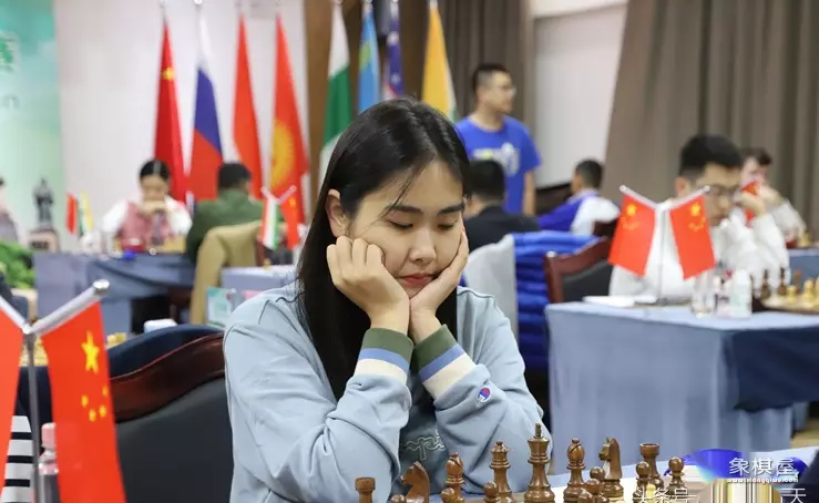 两个象棋的象表情包