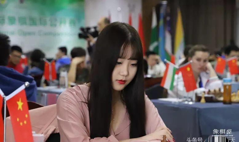 两个象棋的象表情包