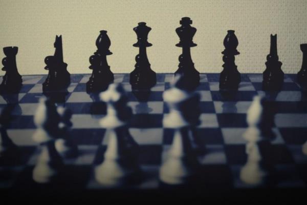 电脑上的国际象棋（电脑对决，谁将成为国际象棋大师）.