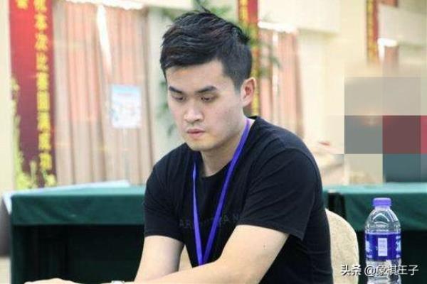 王天一对战天天象棋特级大师（王天一挑战天天象棋特级大师，谁将成为棋坛霸主）.