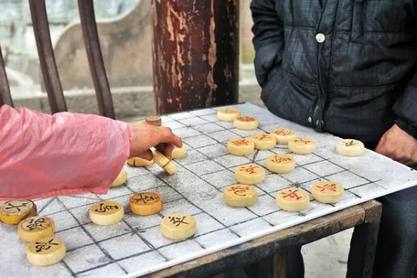 象棋收藏家刘国斌（揭秘象棋收藏家刘国斌的奇幻世界，如何用智慧棋子玩转人生）.