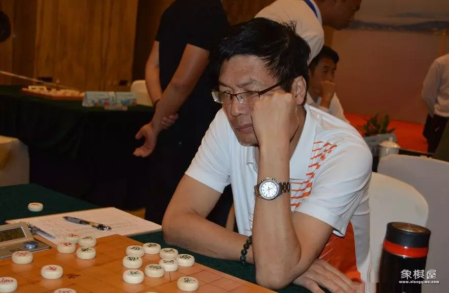 中炮对反宫马布局飞刀