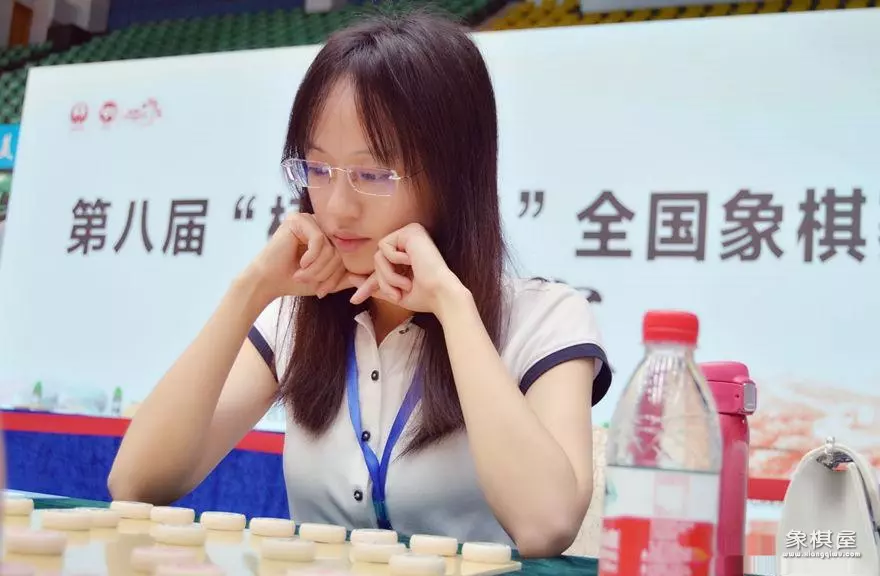 象棋大师何媛有没有人想你