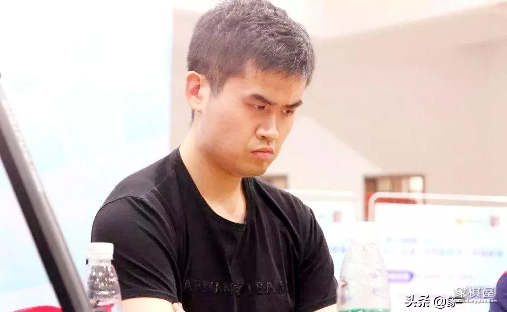 王天一和谁学的棋