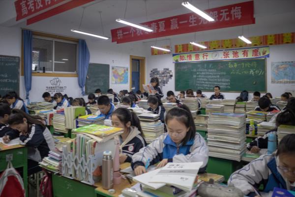 跟臭棋篓子下棋越下越臭意思（你是否害怕与臭棋篓子对弈，导致自己的棋艺也受到影响）.