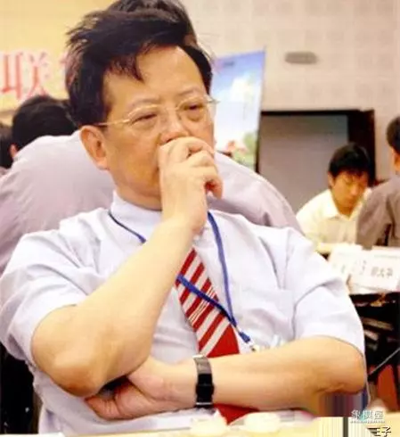 胡荣华与李来群谁的象棋厉害