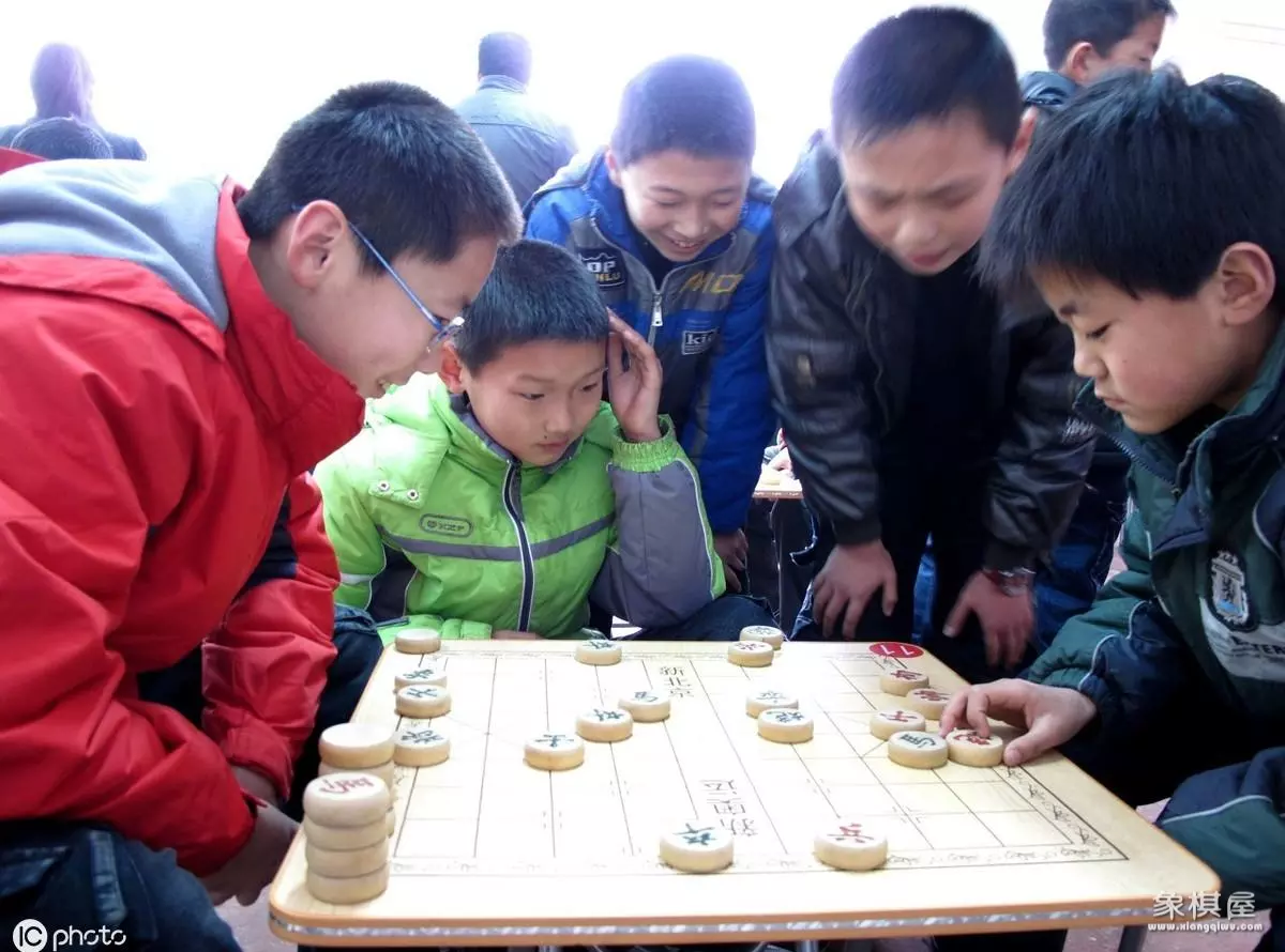 用超轻粘土作象棋人物