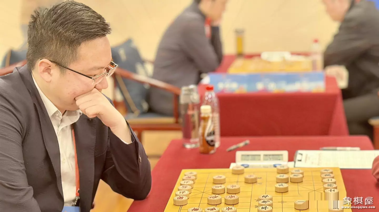 快棋赛第一轮郑惟桐曹岩磊谁赢了