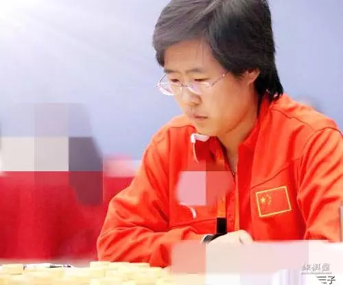 象棋比赛谁用红谁用黑