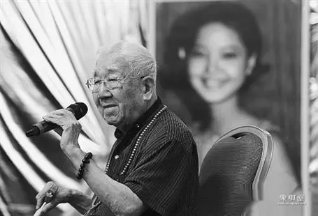 邓丽君翻唱周璇的歌曲