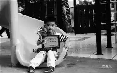 国际象棋大师丁立人