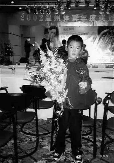 国际象棋大师丁立人