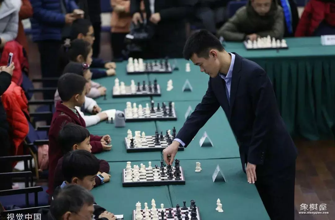 国际象棋大师丁立人