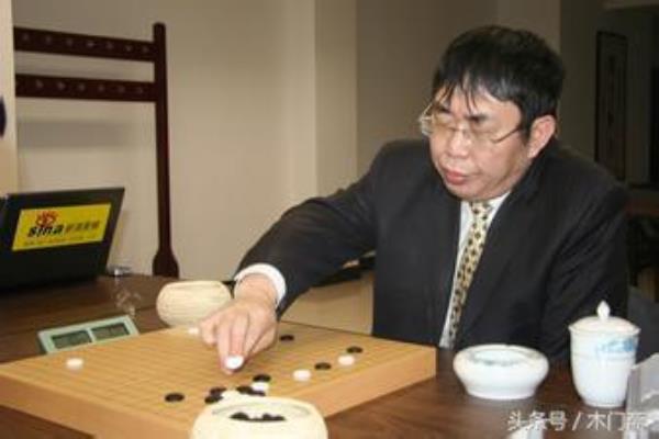 象棋棋圣棋王是谁（谁才是象棋界的无冕之王）.