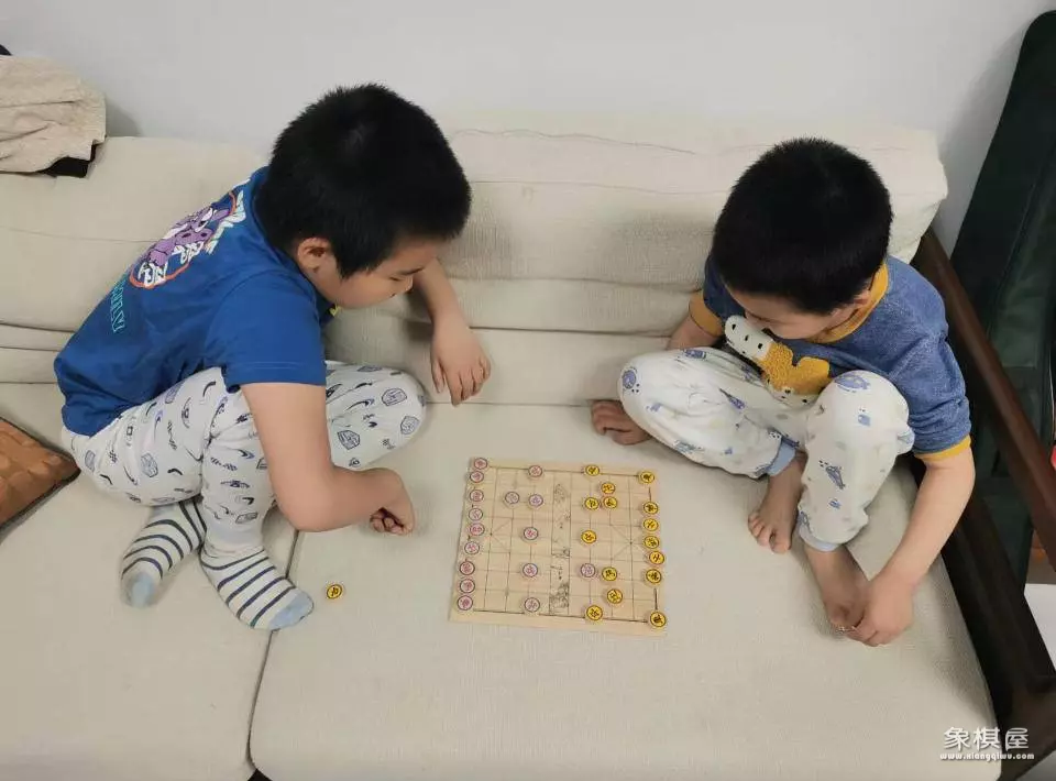 翻象棋的大小排列