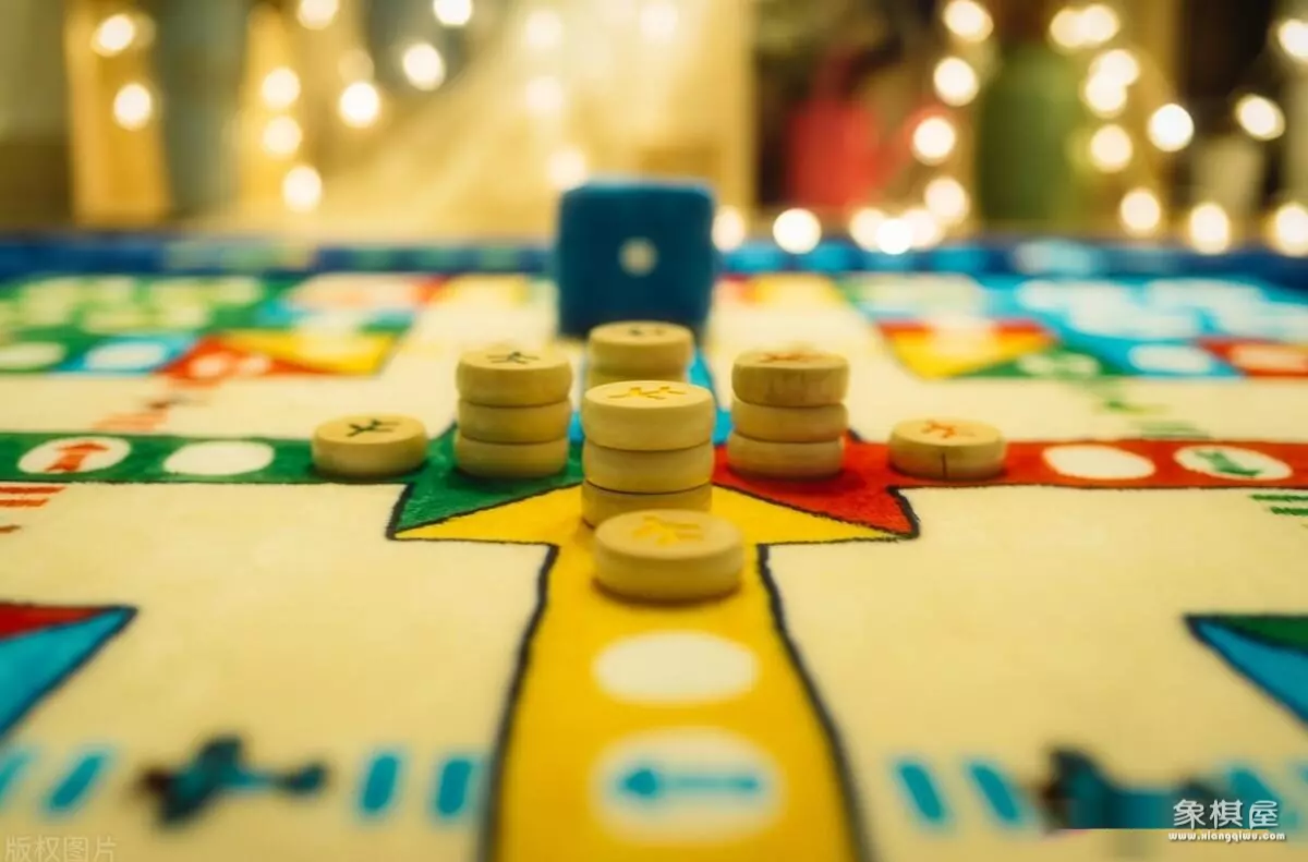 关于双人棋的游戏