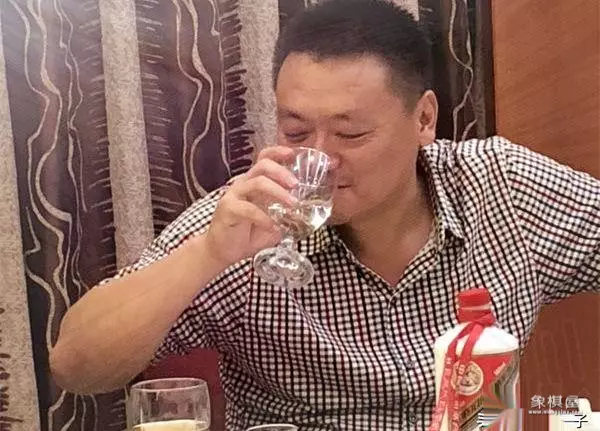 象棋大师唐丹一家三口