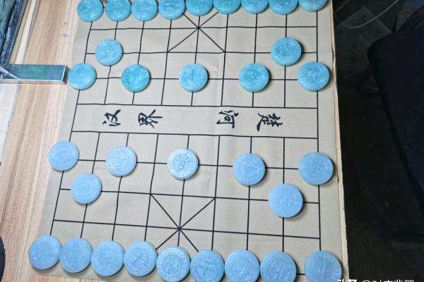 玉象棋好还是木象棋好（究竟哪种材质的象棋更胜一筹）.