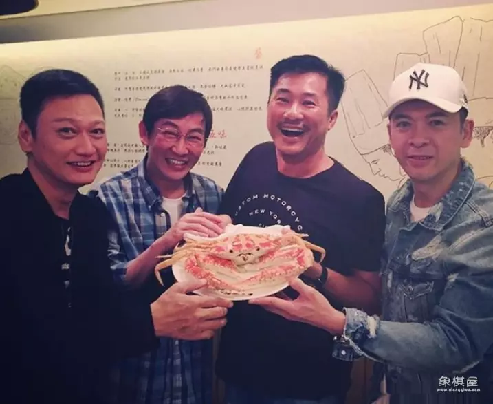 吴启华和吴启明对比照