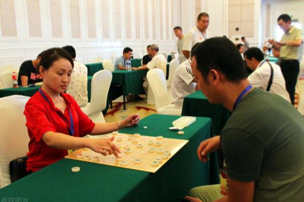 象棋平局怎么分胜负（如何判定象棋平局的胜负）.