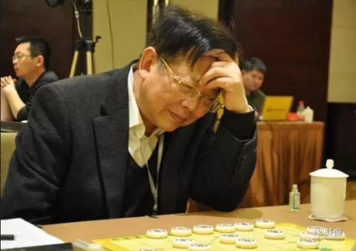 一代宗师旷世棋王胡荣华
