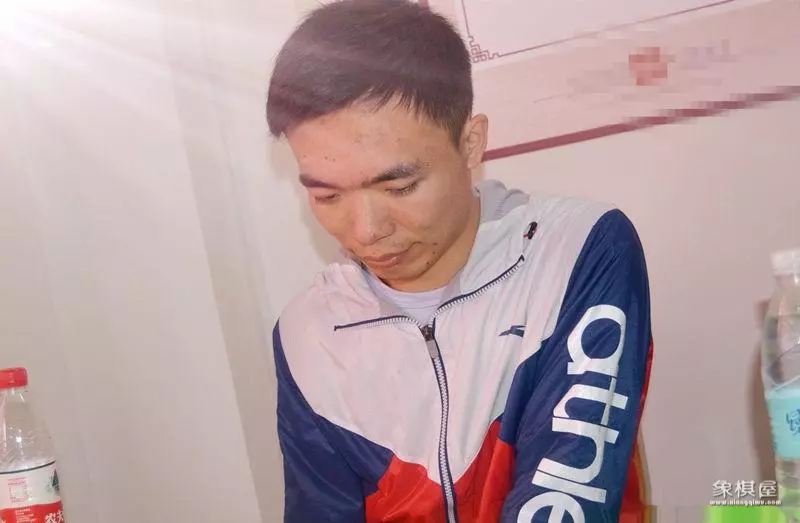 许银川和业余棋手对垒