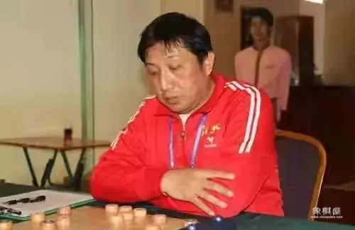 象棋棋风多变的胡荣华