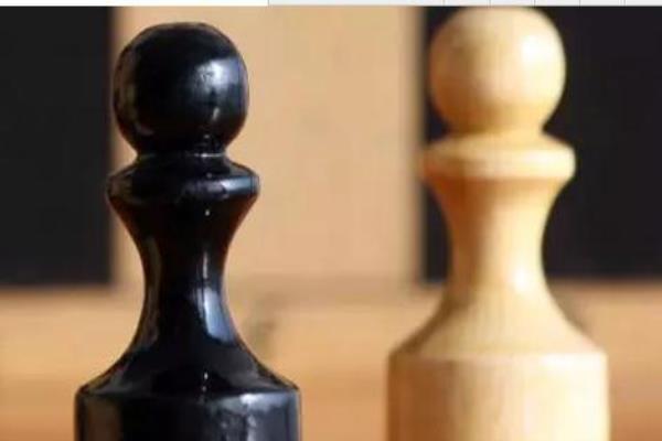 国际象棋兵第一步可以斜吃吗（破解古老棋局谜团，探寻兵之初步奥秘！）.