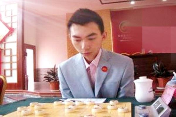 象棋陈栋五八炮进三兵（陈栋五八炮进三兵，如何破解神出鬼没的战术）.