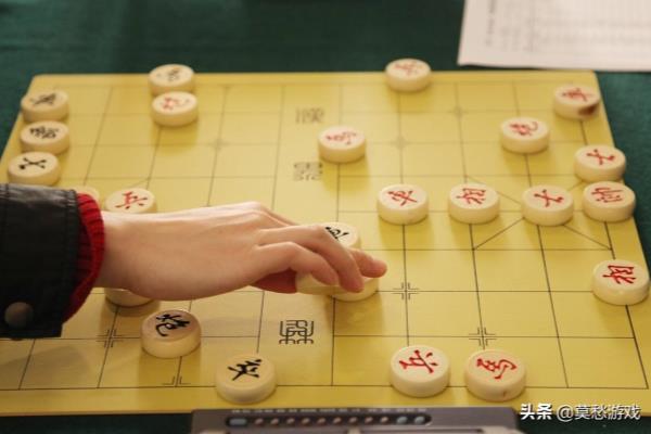 怎么下象棋的口诀（掌握这些象棋口诀，让你轻松成为棋艺高手）.