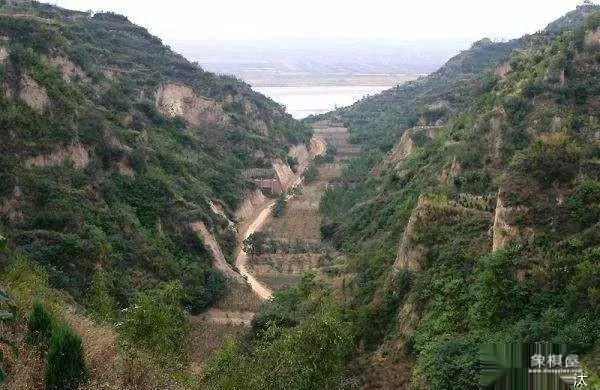 楚河汉界比喻两人关系