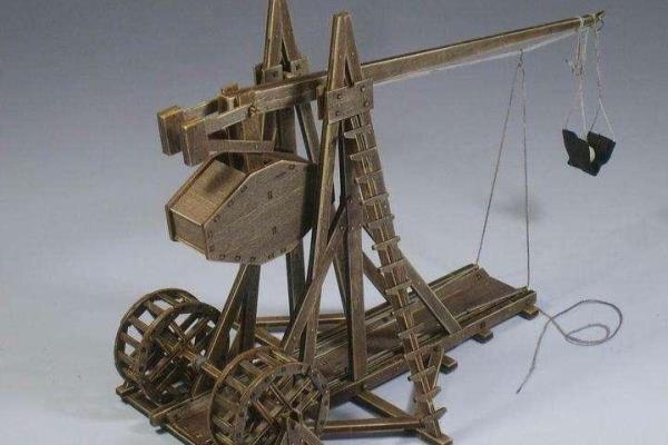 中国象棋中的炮最有可能出现在哪个朝代（炮是中国象棋中最具杀伤力的棋子，它最早出现在哪个朝代）.