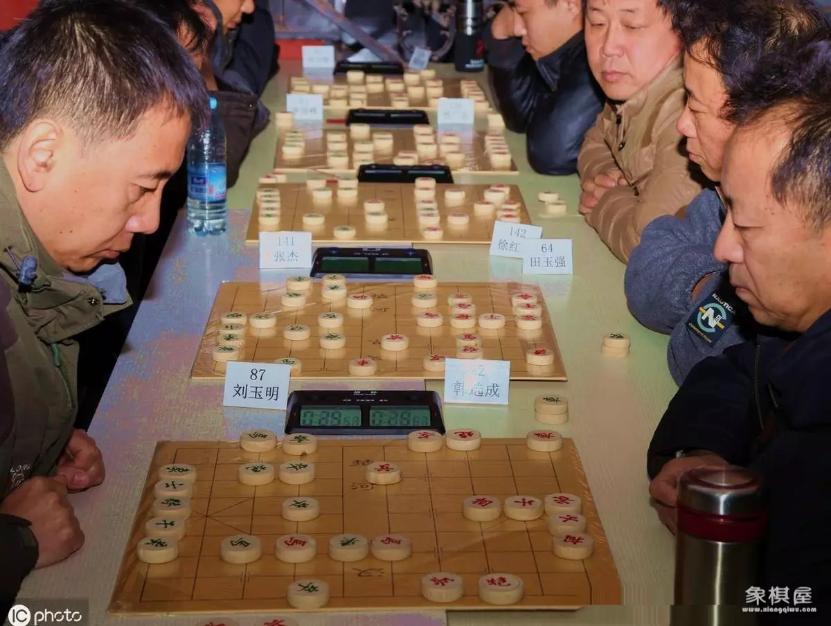 象棋将帅可以走斜线吗