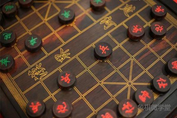 象棋开局怎么下才能占优势（探寻象棋开局制胜之道，如何下出优势布局）.