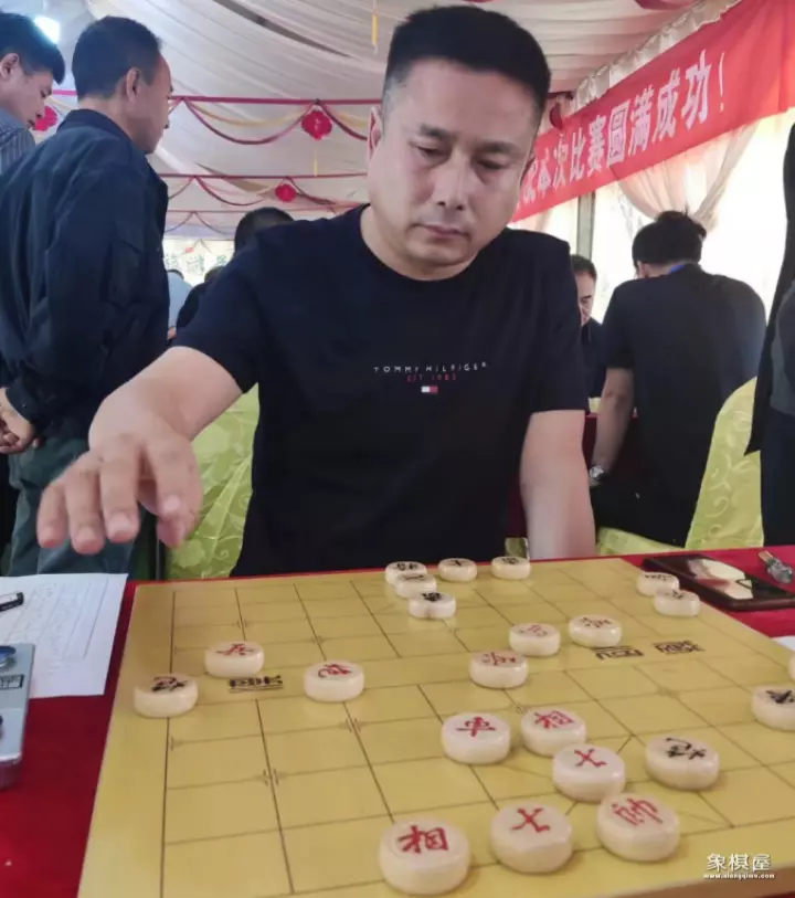 象棋梁辉远
