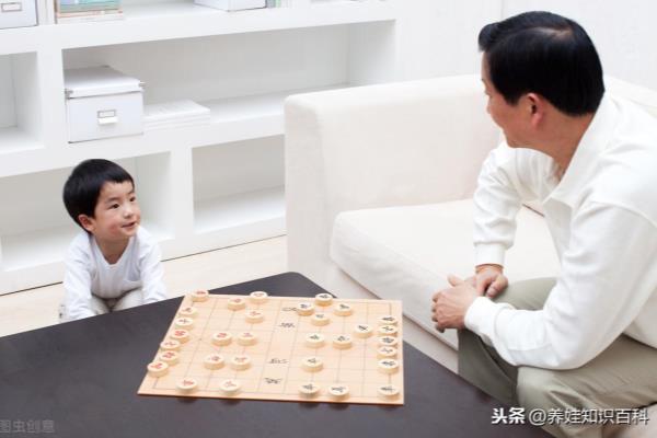 中国象棋,孩子开发智力不错的选择（让孩子智力大提升的中国象棋，您家孩子玩了吗）.