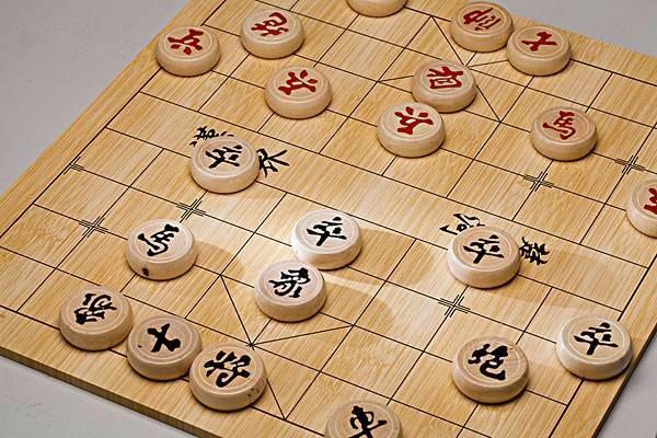 围棋象棋哪个开发智力（围棋 or 象棋，哪个更能锻炼你的大脑）.