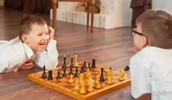 学围棋还是国际象棋好