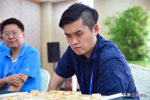 胡荣华厉害还是许银川厉害（胡荣华 VS 许银川，谁才是中国象棋界的巅峰之王）.