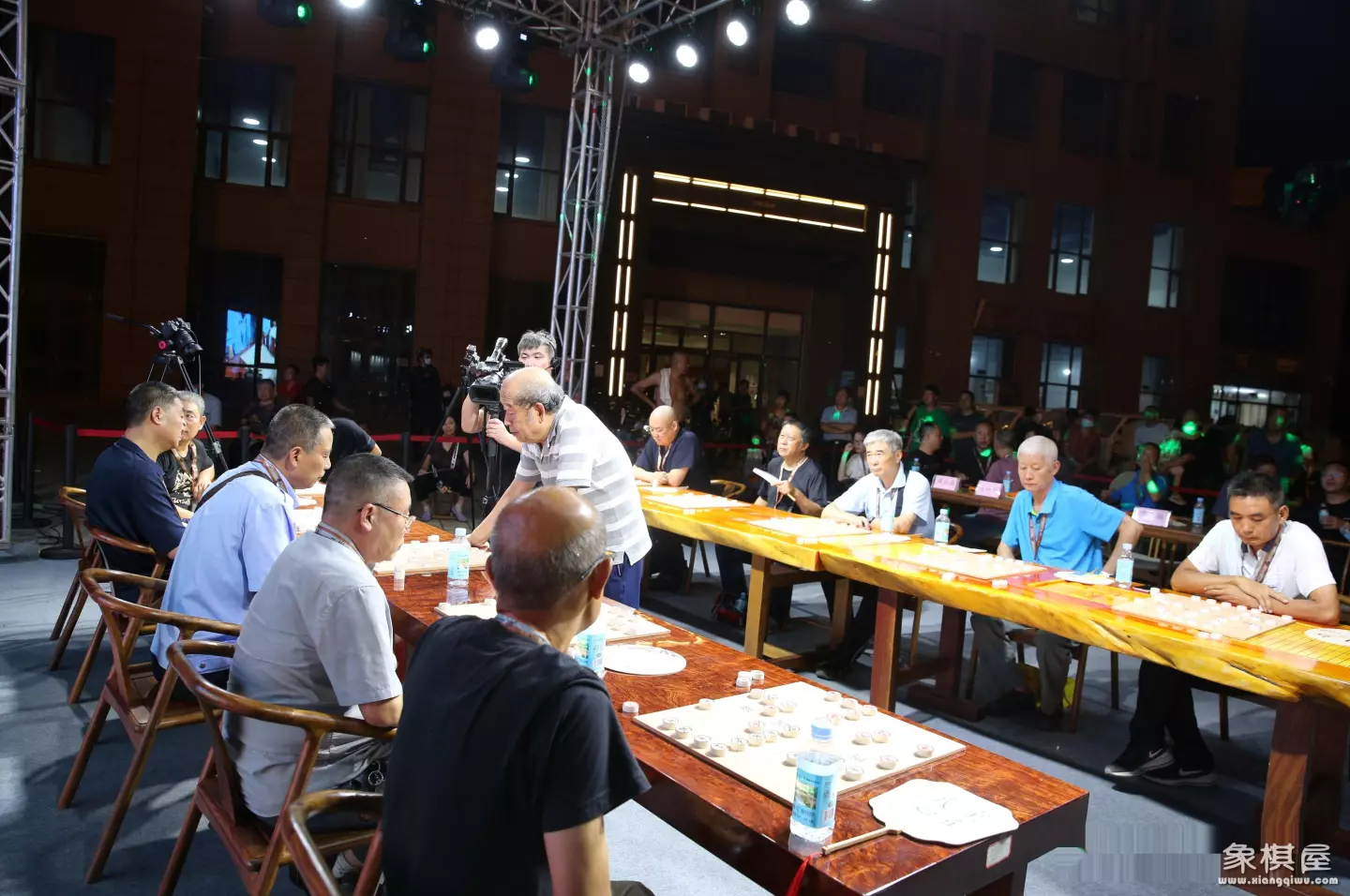 10人进行象棋比赛怎么比