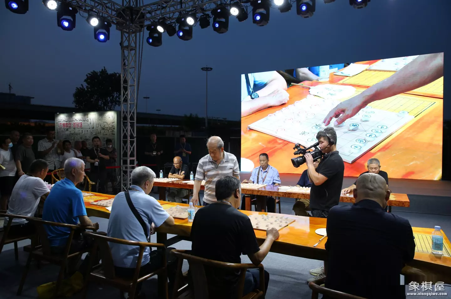 10人进行象棋比赛怎么比