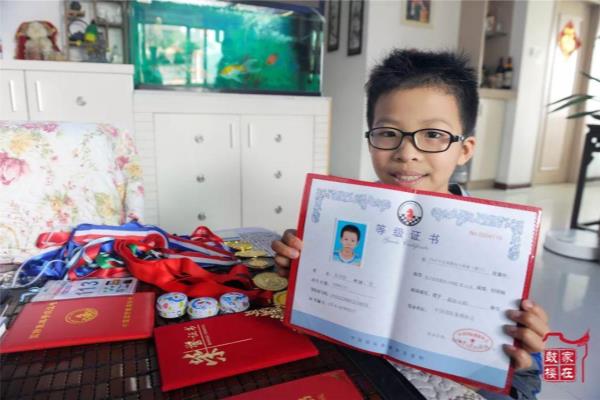 象棋三级棋士是业几（谁是象棋三级棋士的真正对手）.