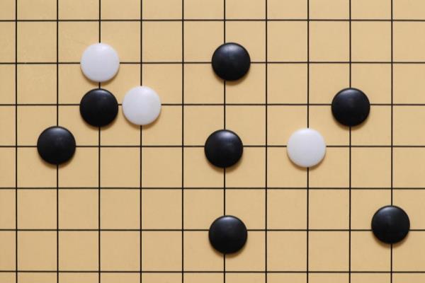 围棋象棋的区别是什么（想知道围棋和象棋哪个更胜一筹吗）.