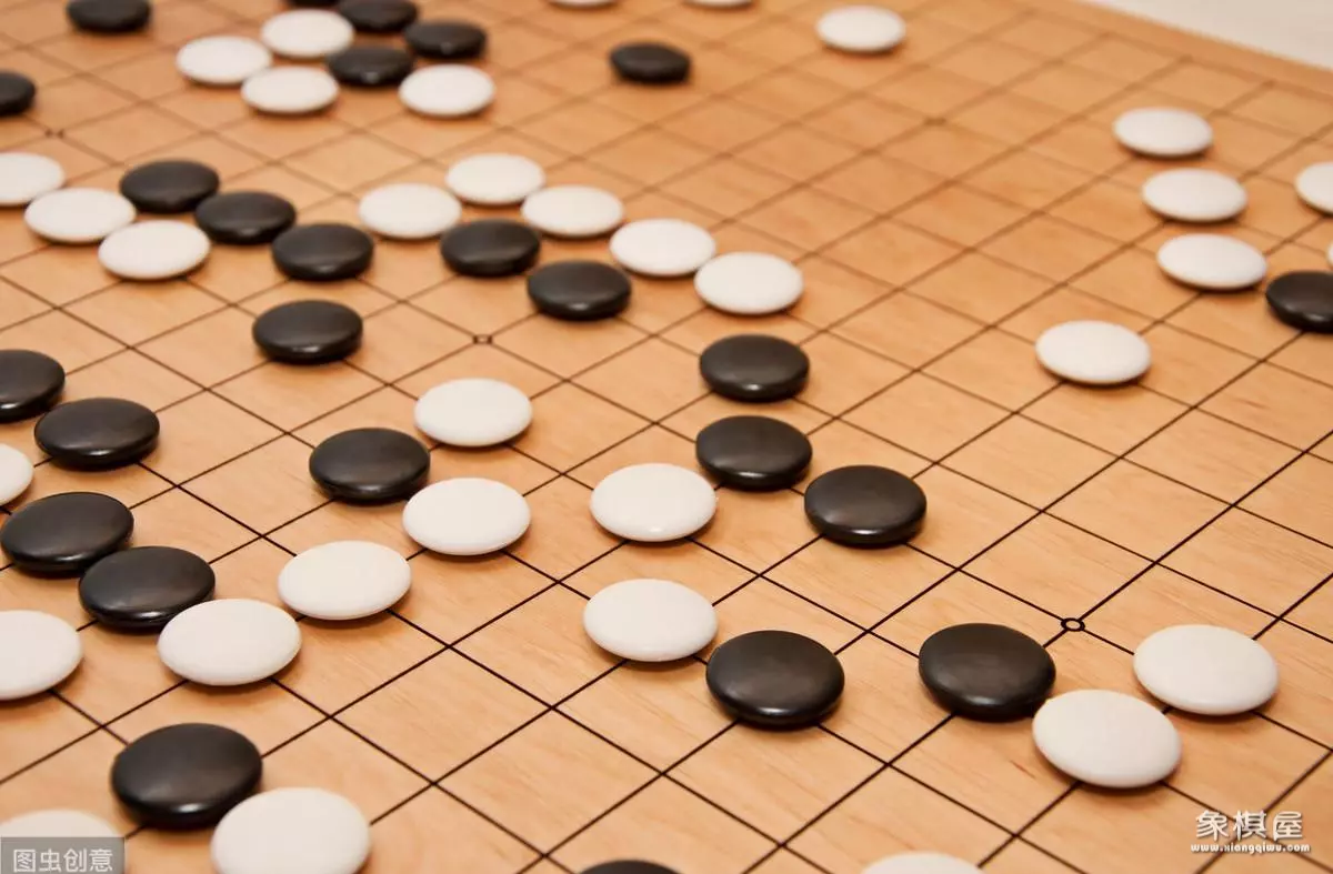 围棋国际象棋哪个更锻炼思维