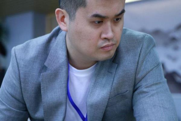 王天一与谢靖（王天一与谢靖，棋坛双雄，谁将问鼎巅峰）.