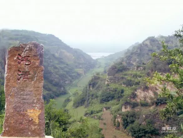 象棋楚河汉界算一格吗?