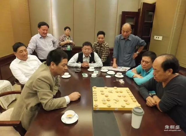 学象棋好还是围棋好