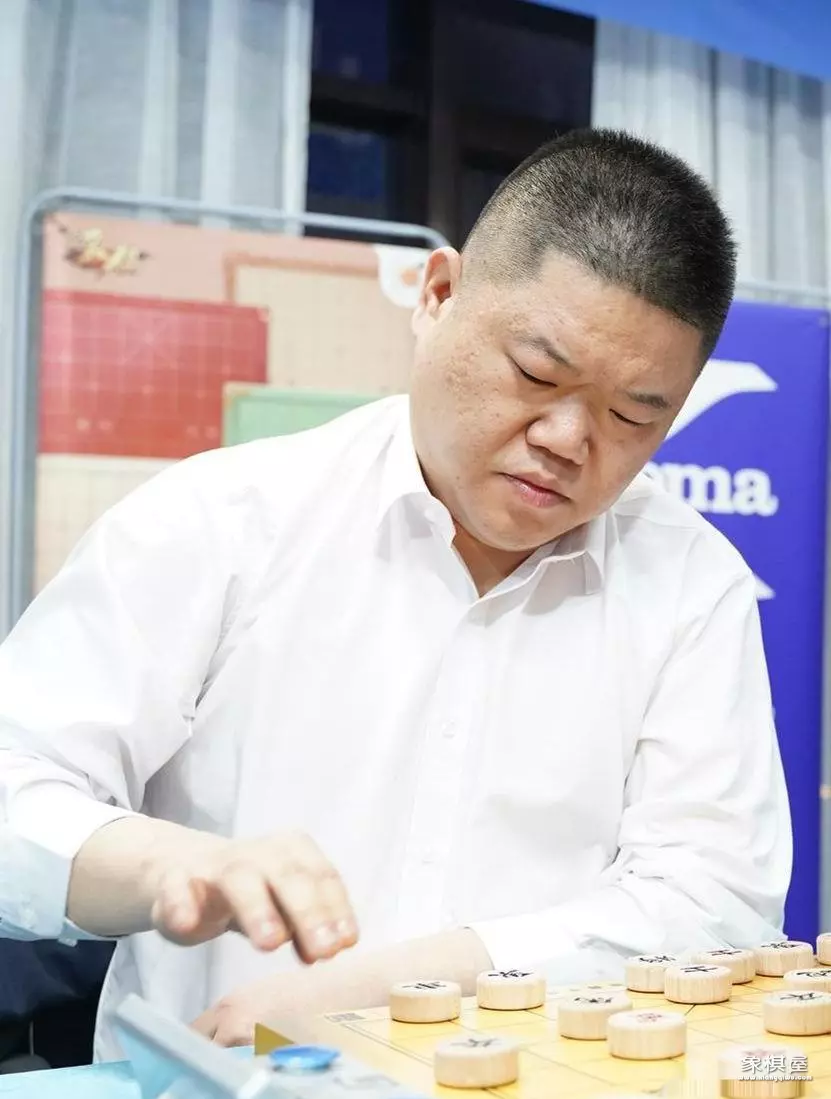 象棋山顶赛第一名是谁