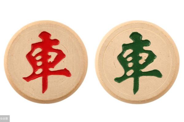 象棋中车和炮哪个厉害（车轮滚滚，炮火连天，谁才是棋盘上的霸主）.